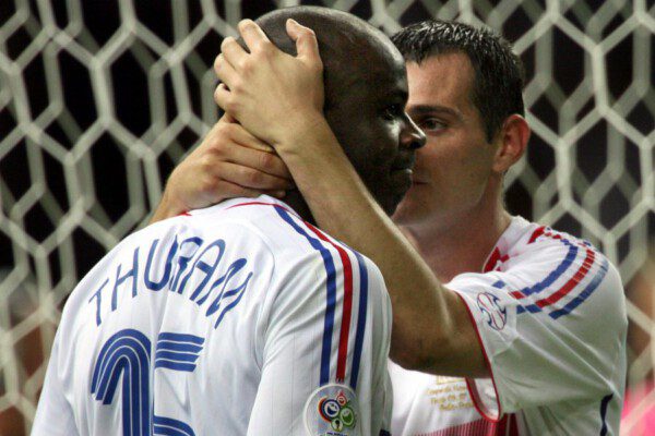 Parece que Thuram ya no será tan amigo de Sagnol, tras sus polémicas declaraciones/ Reuters