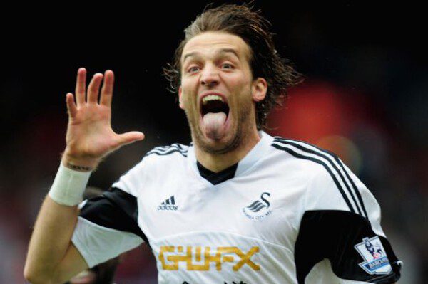 Michu, no hace mucho una de las figuras de la Premier, comenzará de nuevo en Tercera con el Langreo/ FxSport