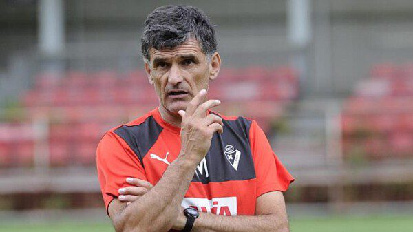 Mendilibar ha impuesto su visión de juego al conjunto armero/ Juan Echeverría