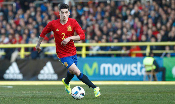 El joven Héctor Bellerín tiene ante sí la oportunidad de demostrar por qué ha sido llamado a la selección / SEFUTBOL